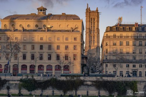 La tour du Chatelet toute dorée
