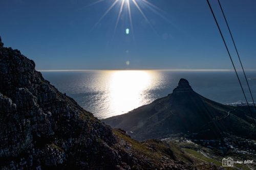 En montant à la montagne de la table. Un soleil encore présent mais il ne reste plus beaucoup de temps avant qu'il n'atteigne l'horizon.